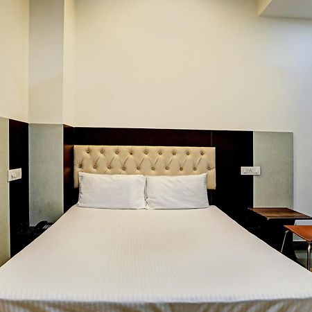 Oyo Hotel The Red Hut จัณฑีครห์ ภายนอก รูปภาพ