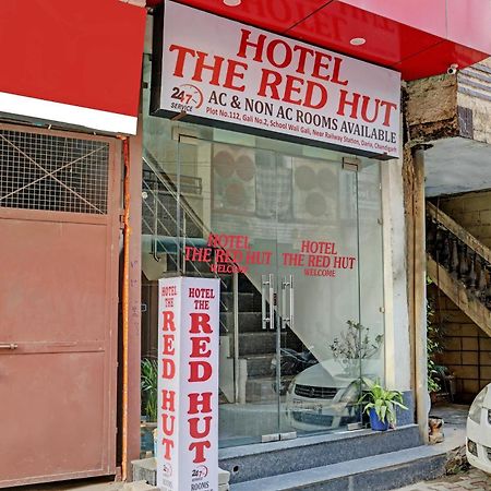 Oyo Hotel The Red Hut จัณฑีครห์ ภายนอก รูปภาพ