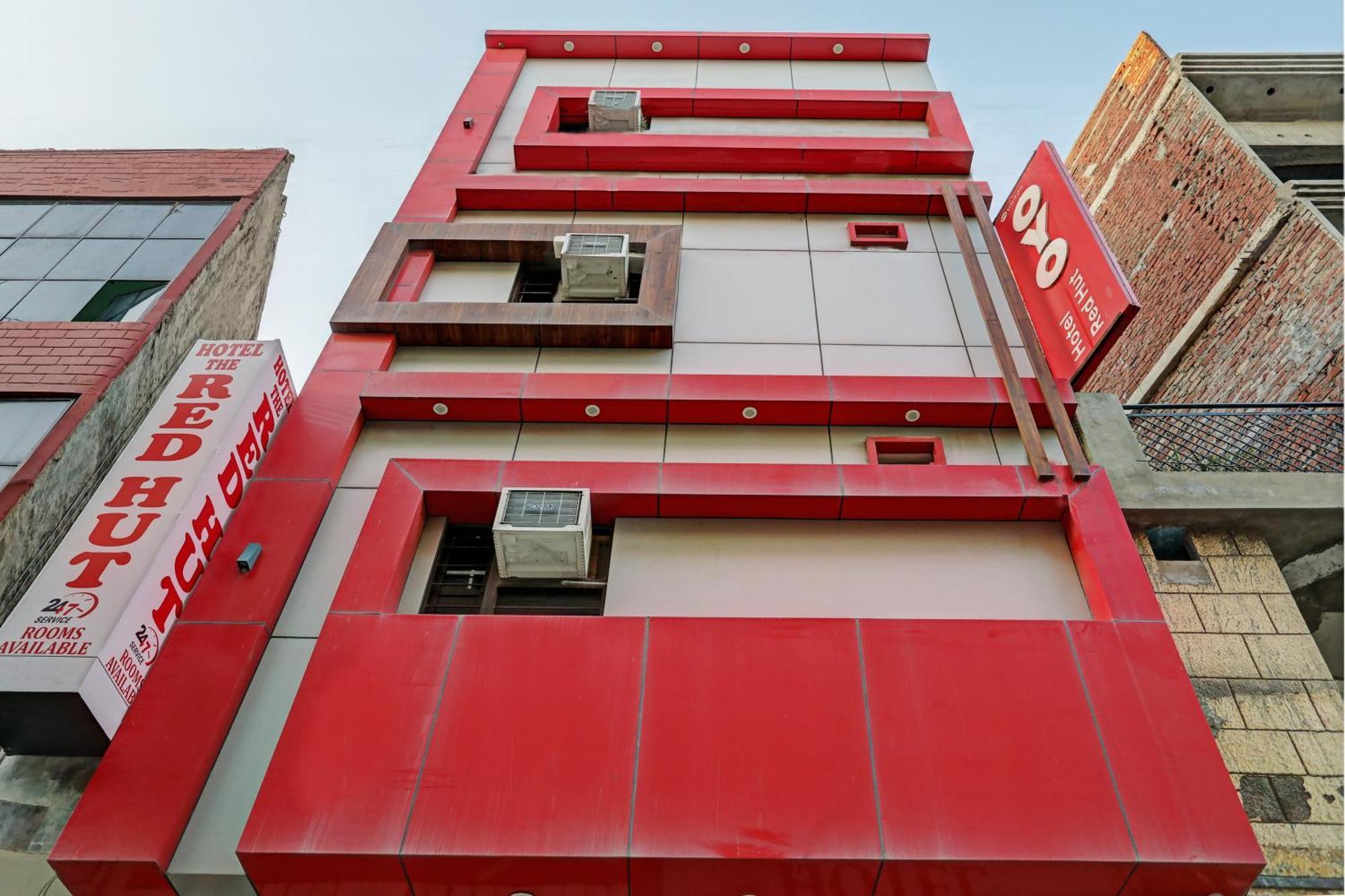 Oyo Hotel The Red Hut จัณฑีครห์ ภายนอก รูปภาพ