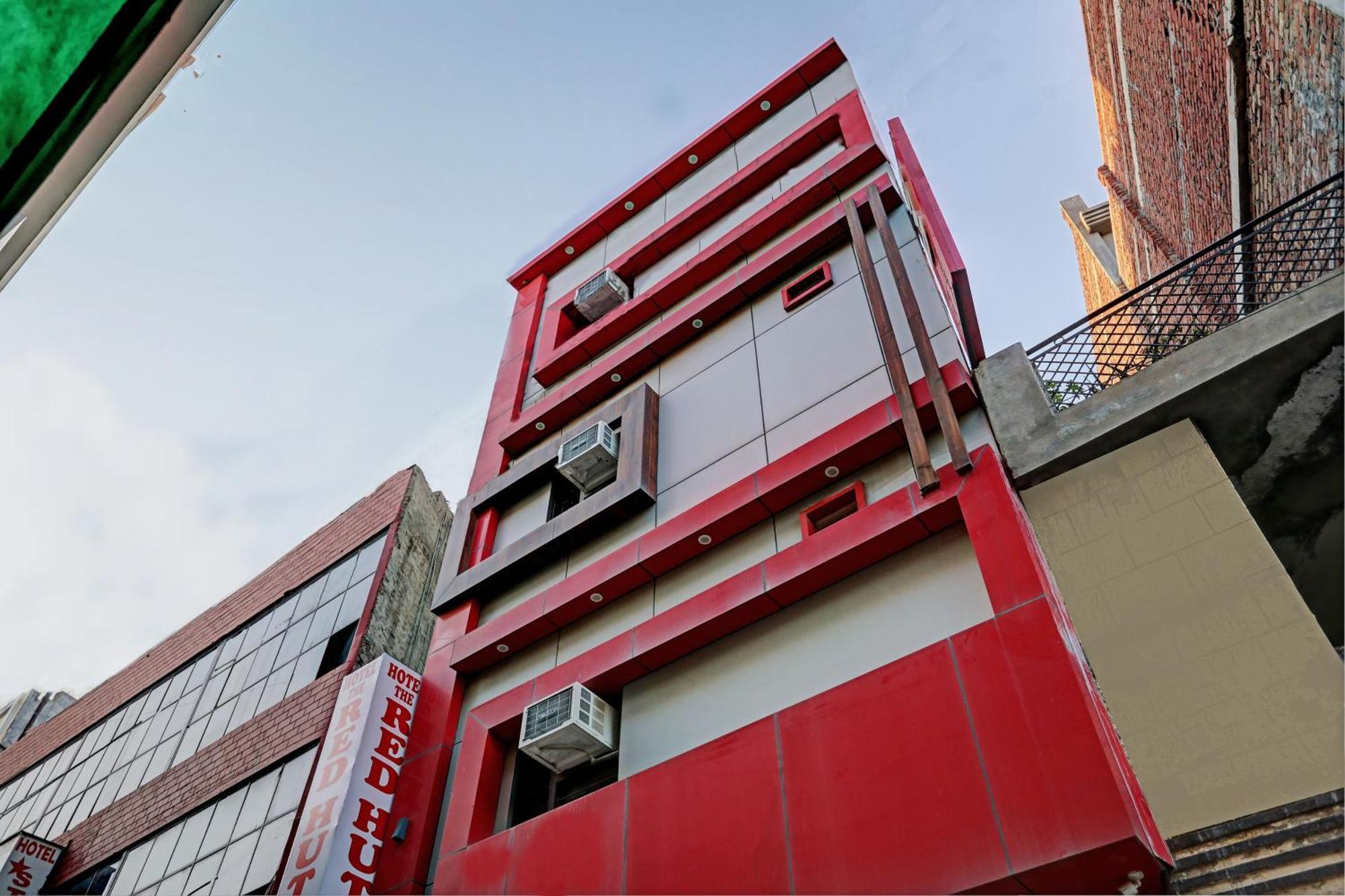 Oyo Hotel The Red Hut จัณฑีครห์ ภายนอก รูปภาพ